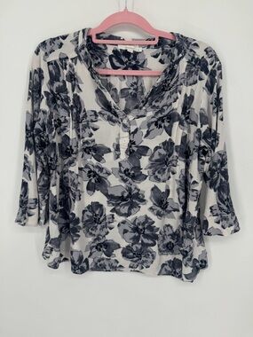 Fun 2 Fun Women's Floral V-Neck Blouse Size 1X